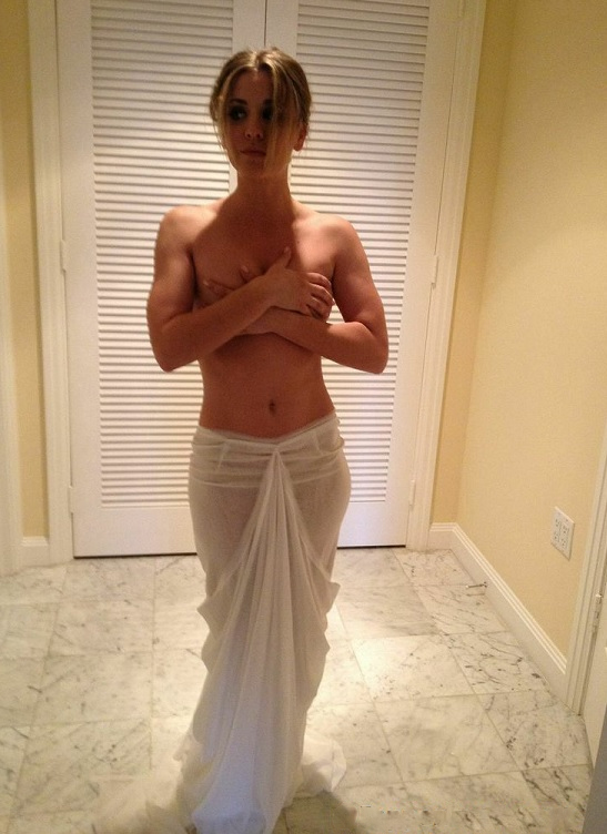 Kaley Cuoco Nude. New Photo