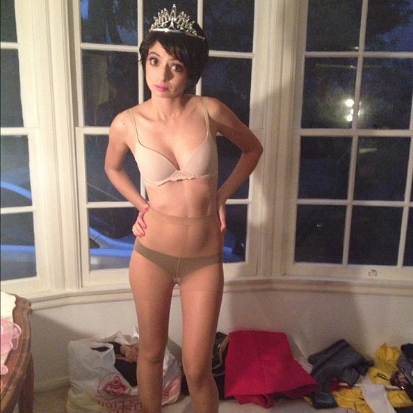 Kate Micucci Nude (1 Photo)