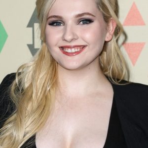 abigail breslin cleavage 72 photos 53 1