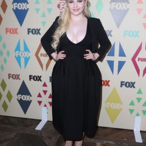 abigail breslin cleavage 72 photos 67