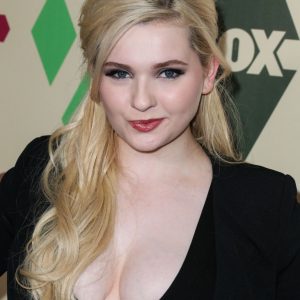 abigail breslin cleavage 72 photos 92