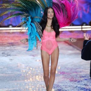 adriana lima sexy 96 photos 71