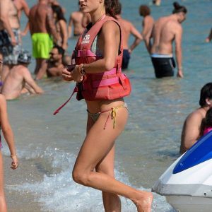 alessandra ambrosio in a bikini 29 photos 99