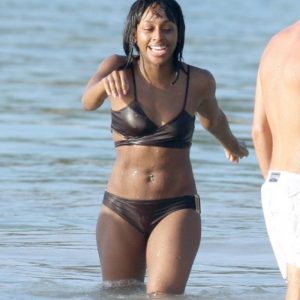 alexandra burke pokies 4 photos 57