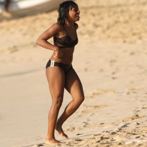 alexandra burke pokies 4 photos 84