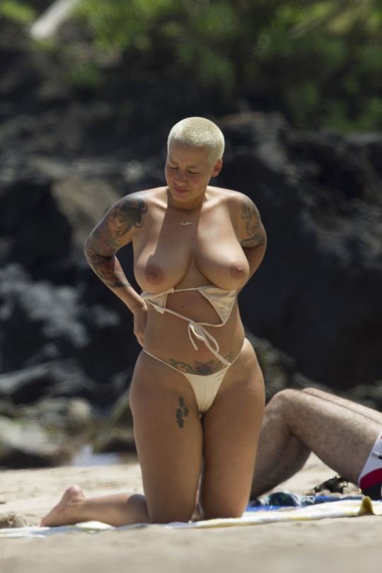 Amber Rose Topless (23 Paparazzi Photos)