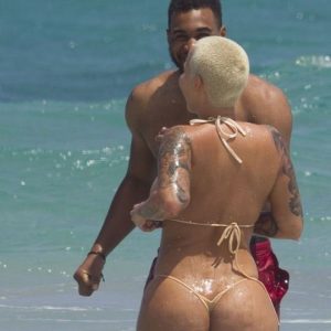 amber rose topless 23 paparazzi photos 47