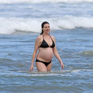 anne hathaway in a bikini 38 photos 1