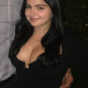 ariel winter cleavage 9 photos 77