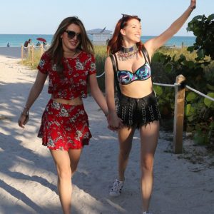 bella thorne dani thorne sexy 216 photos 51 2