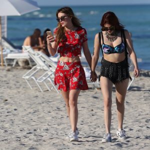 bella thorne dani thorne sexy 216 photos 72 3