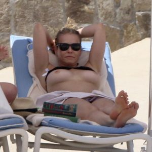 chelsea handler topless 3 photos 22