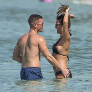 danielle lloyd in a bikini 48 photos 2