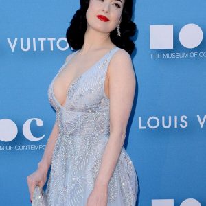 dita von teese cleavage 9 photos 32