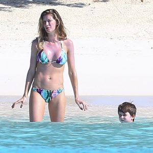 gisele bundchen in a bikini 32 photos 64