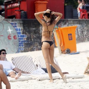 izabel goulart in a bikini 23 photos 5