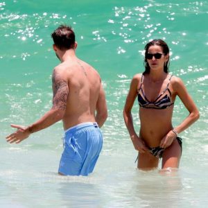 izabel goulart sexy topless 40 photos 35