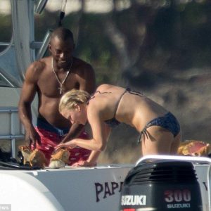 jennifer lawrence in a bikini 38 photos 31