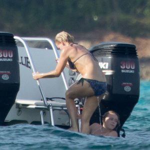 jennifer lawrence in a bikini 38 photos 8