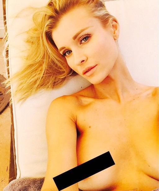 Joanna Krupa Topless (2 Photos)