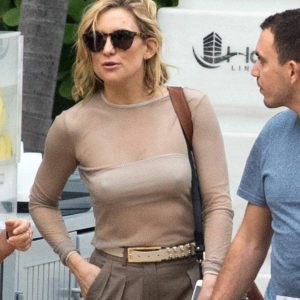 kate hudson braless 17 photos 47