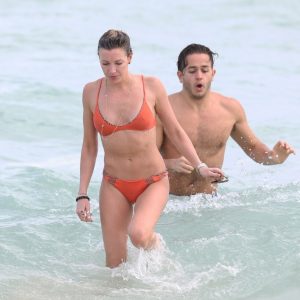 katie cassidy in a bikini 52 photos 37 2