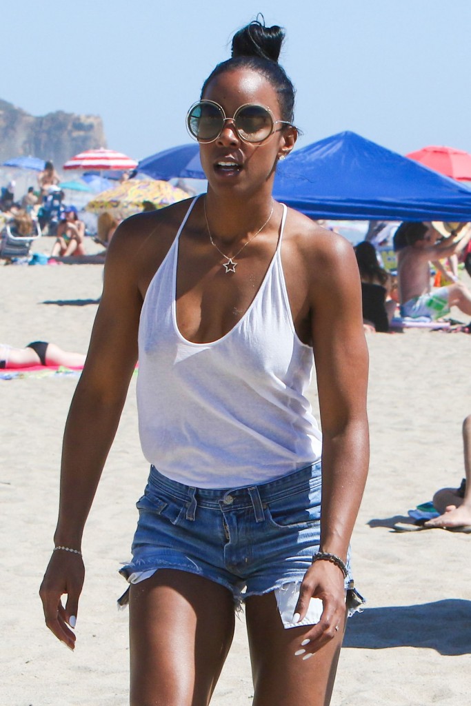 Kelly Rowland Braless (45 Photos)