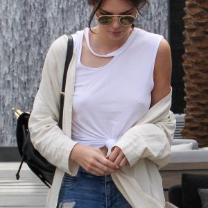 kendall jenner braless 58 photos 59 1