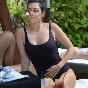 kourtney kardashian sexy 6 photos 16