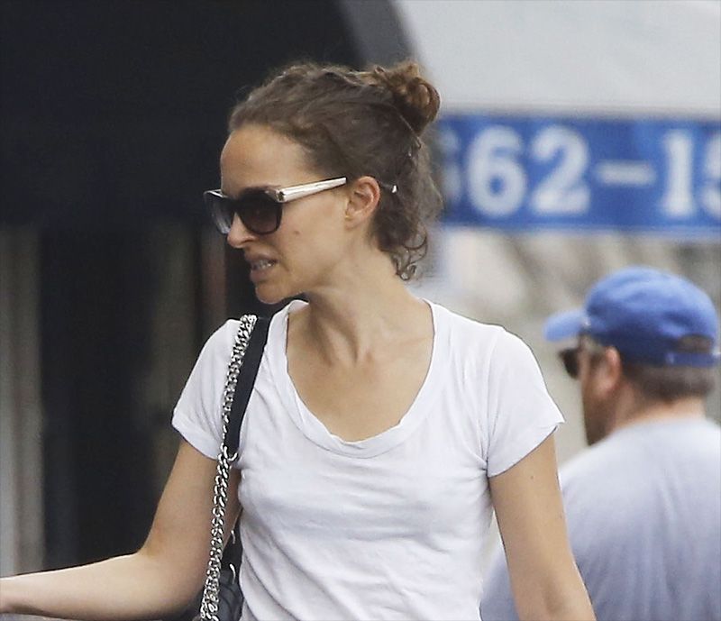 Natalie Portman Pokies (3 Photos)