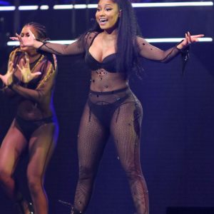 nicki minaj cleavage 40 photos 45