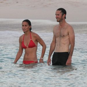 pippa middleton in a bikini 50 photos 0