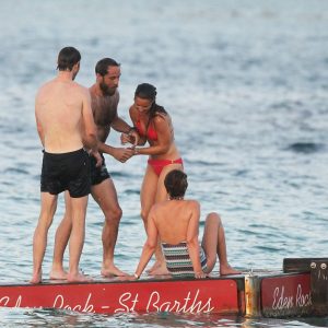 pippa middleton in a bikini 50 photos 33