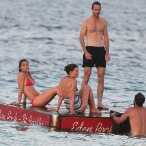 pippa middleton in a bikini 50 photos 88 1