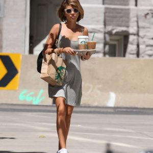 sarah hyland braless 15 photos 88