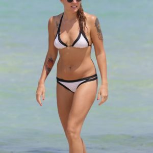 tove lo in a bikini 92 photos 21 1