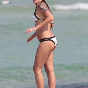 tove lo in a bikini 92 photos 73 1