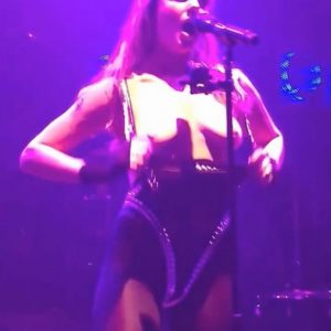 tove lo tits 4 photos 35