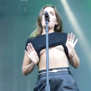 tove lo tits 5 photos video 6