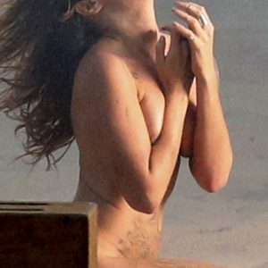 tove lo topless 9 photos 36