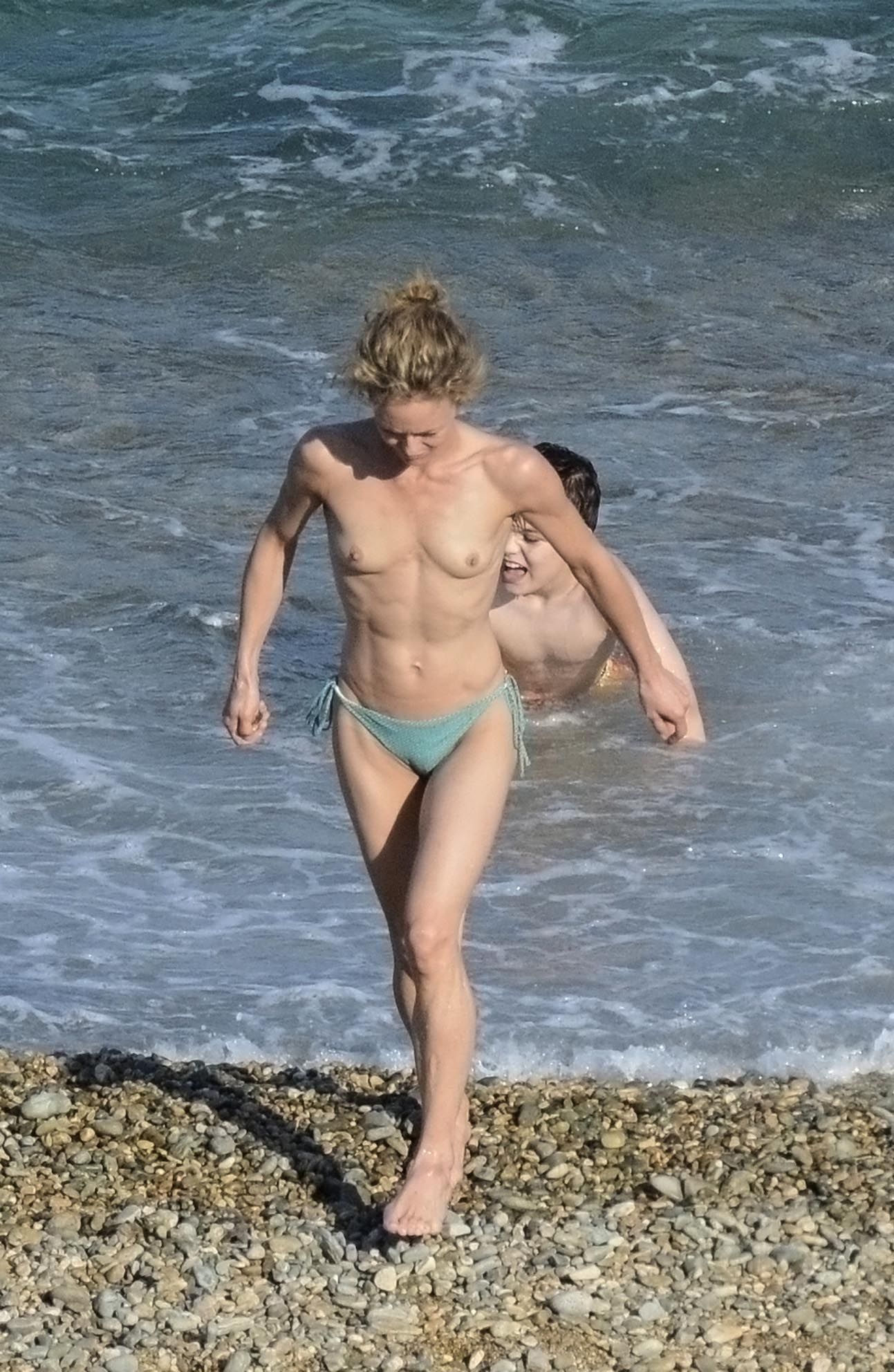 Vanessa Paradis Topless (5 Photos)