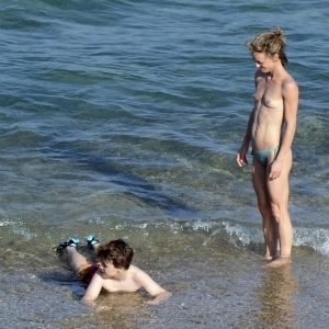 vanessa paradis topless 5 photos 81