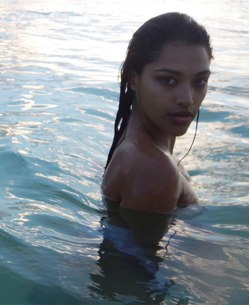 Vanessa White Topless (1 Photo)