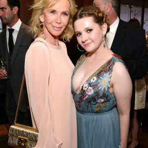 abigail breslin cleavage 15 photos 97