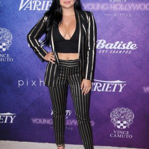 ariel winter cleavage 27 photos 13