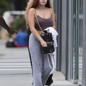 ariel winter pokies 16 photos 70