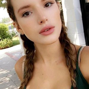 bella thorne selfies 3 photos 5