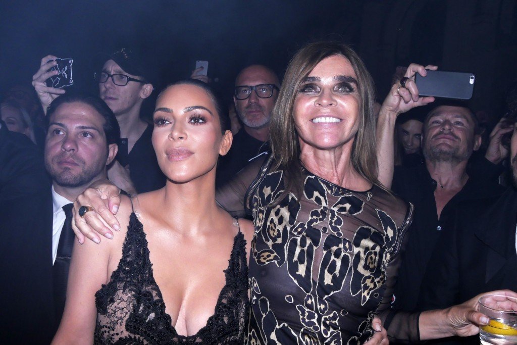 Carine Roitfeld Braless (27 Photos)