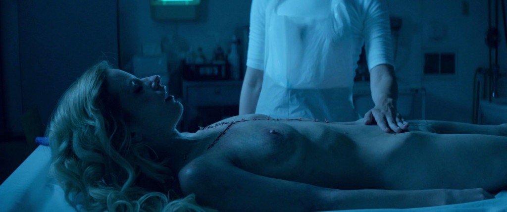 Cody Renee Cameron Nude– The Neon Demon (2016) HD 1080p