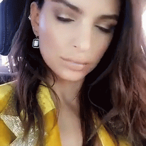 emily ratajkowski braless 12 photos gif video 31